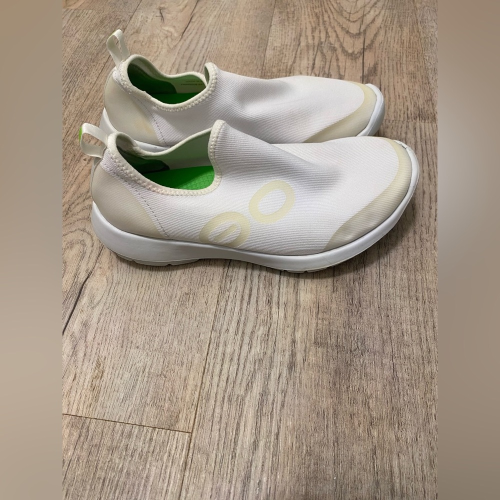 OOFOS Cream Slip-On Sneakers